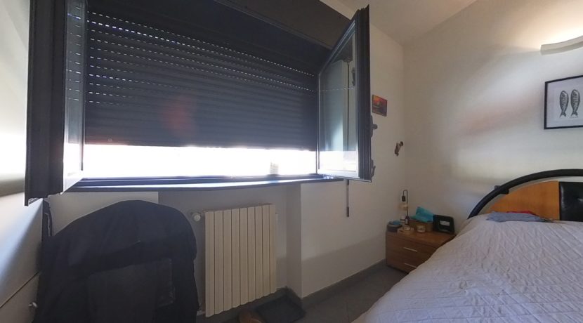 1 CAMERA