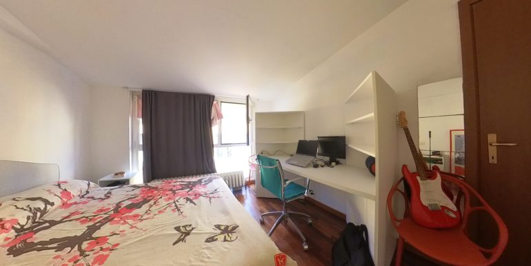 15 CAMERA