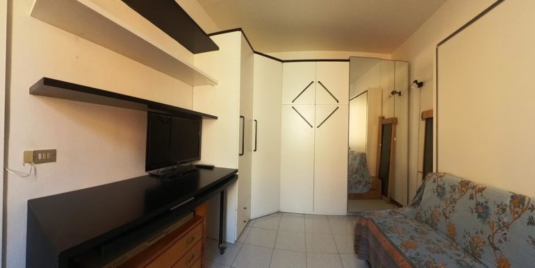 19 CAMERA