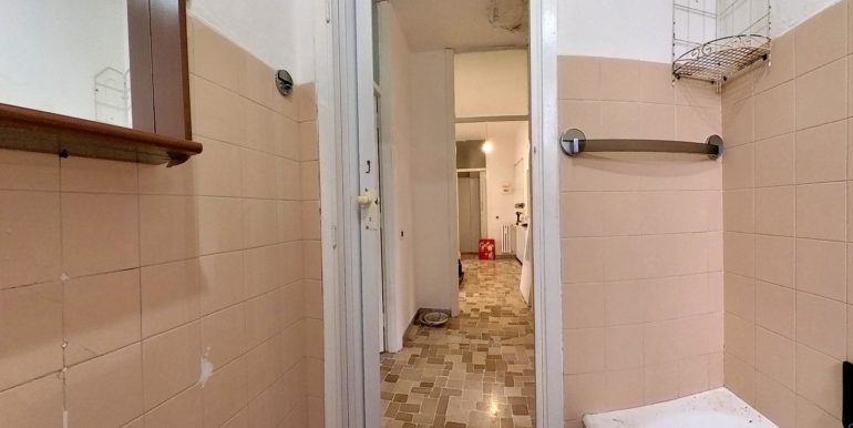 28 DISIMPEGNO BAGNO